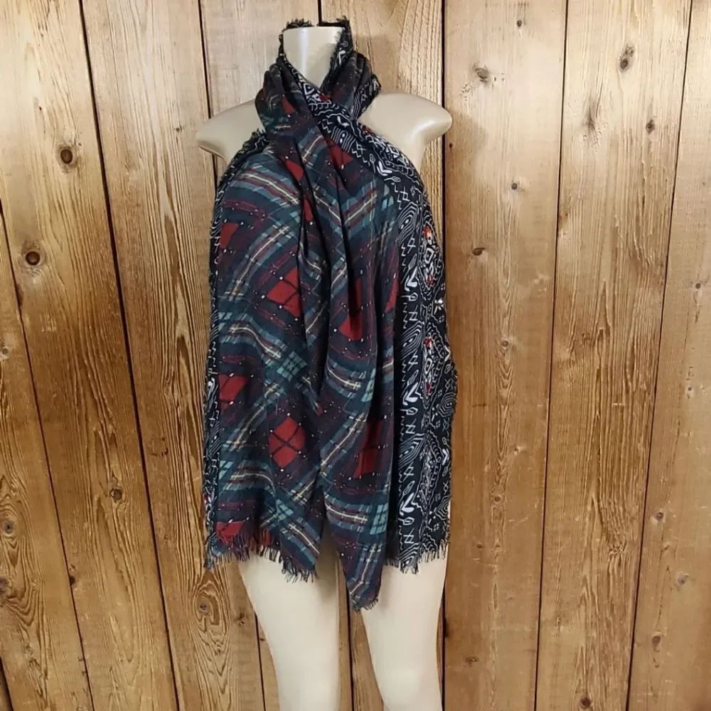 Scarf    - Picture 1 of 3